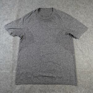 Lululemon Shirt Mens Extra Large Crew Neck Tech Gray Short Sleeve Gym Workout